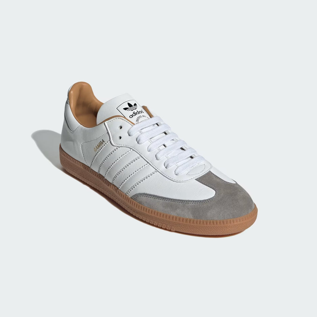 Emphasising the ultra-refined, slimline retro silhouette and the professional harmony of the Italian dress shoe-inspired leather panels.