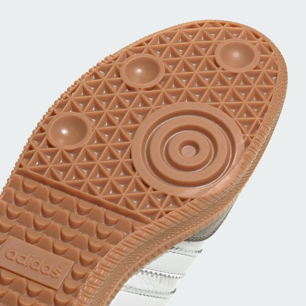 Rubber gum ole of the Samba OG made in Italy with the traditional grip details