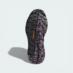 View of the Continental™ Rubber outsole, showcasing the aggressive lug pattern designed for maximum outdoor traction.