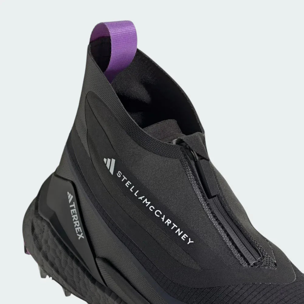 Detailed zoom on the junction between the BOOST foam and the EVA stabilization frame, emphasizing the high-tech cushioning layers.
