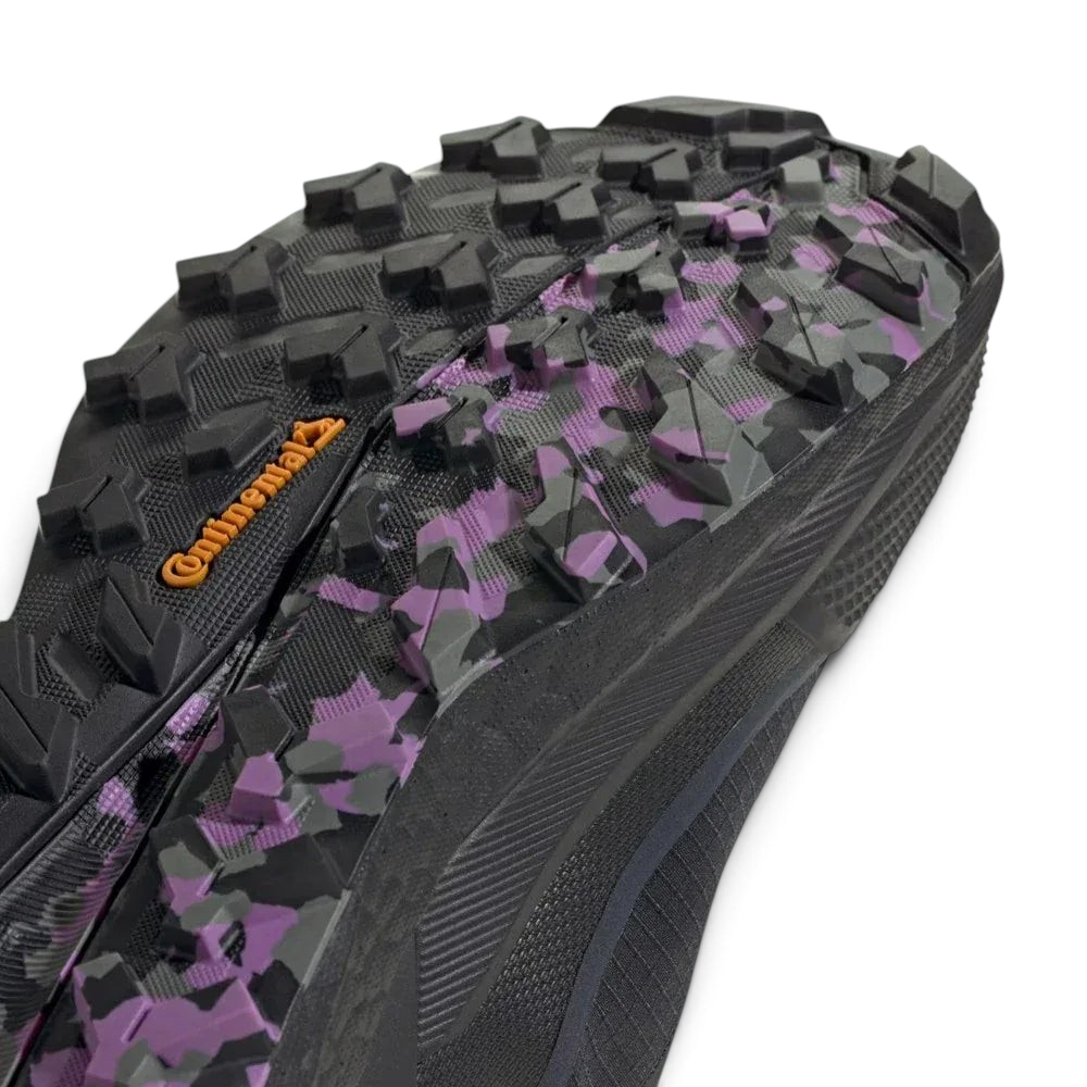 Close-up of the outsole area, highlighting the moulded grip and continental branding