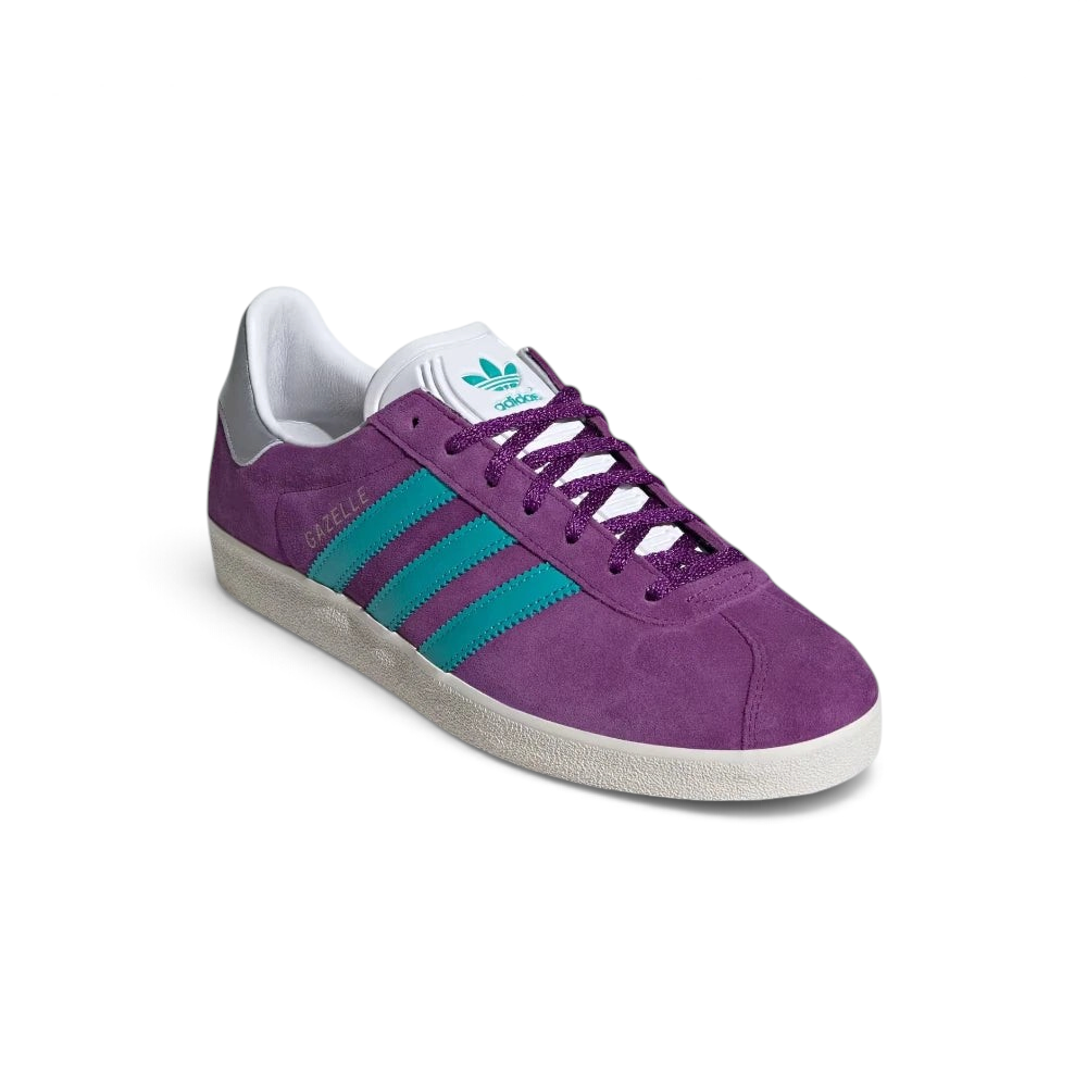 Emphasising the retro low-top silhouette and the professional alignment of the clean white foxing tape lines cutting around the base.