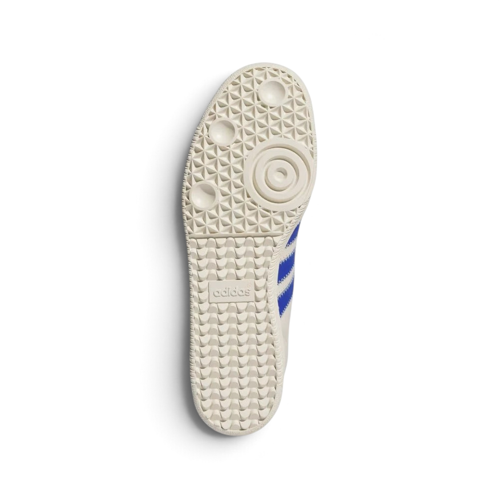 Displays the classic flat-grippy geometric traction pattern of the tonal rubber outsole, engineered for unreal everyday multi-surface street grip.