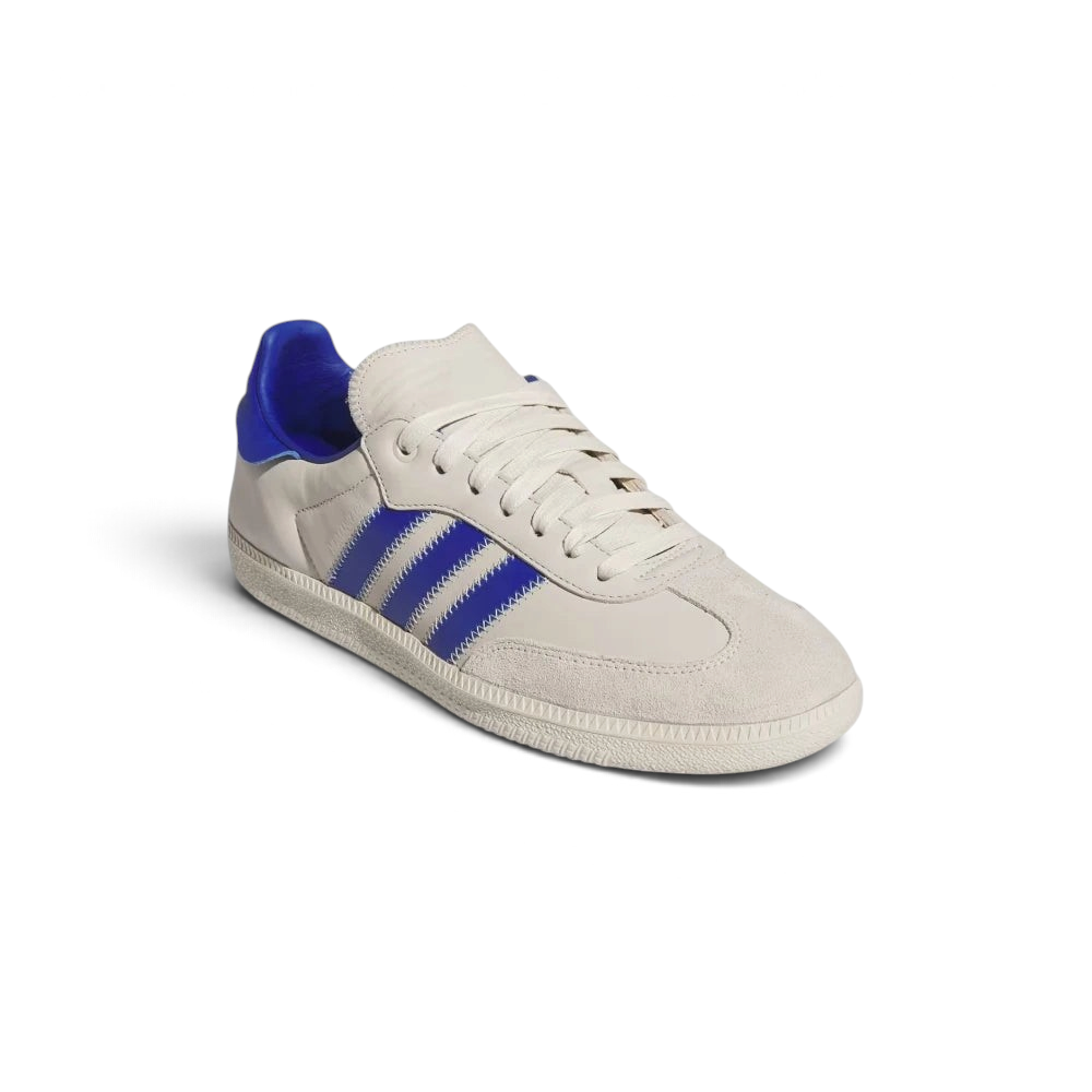 Emphasising the low-profile casual silhouette and the professional harmony of the monochromatic cream and alumina leather choices.