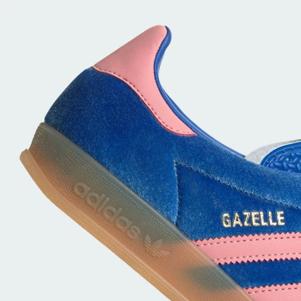 Zoom Looking at the Outsole and Midsole: Highlighting the ridged texture of the gum rubber and the premium leather lining visible at the collar.
