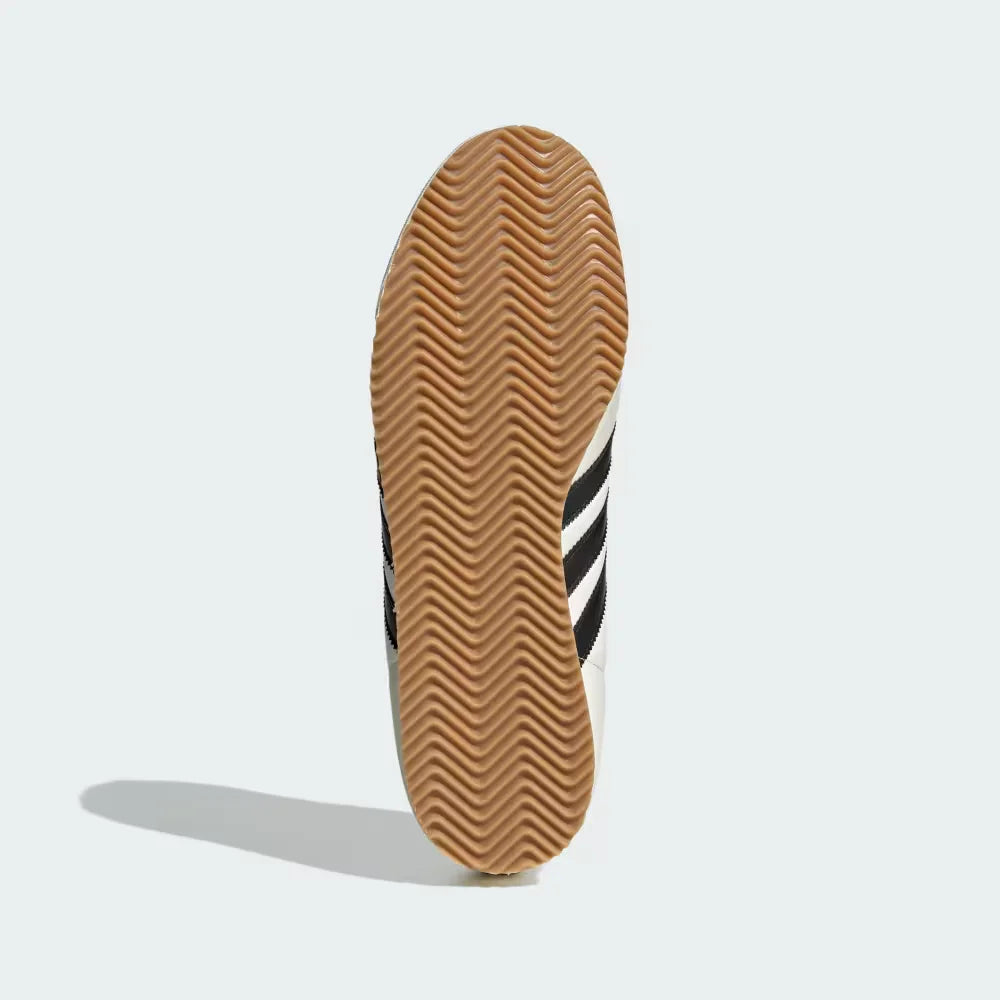The classic traction pattern on the honey-colored gum rubber outsole.
