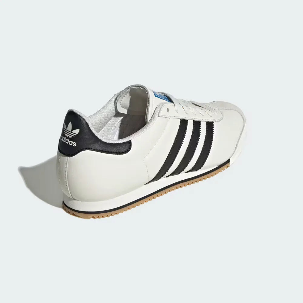 Focusing on the black heel tab and the streamlined EVA midsole wedge.