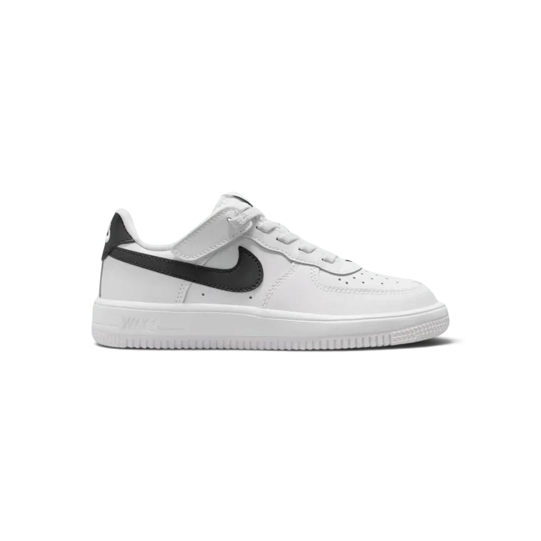 Nike Air Force 1 Low EasyOn Kids' trainers in white leather with a black Swoosh, side profile showing classic upper and EasyOn entry system.