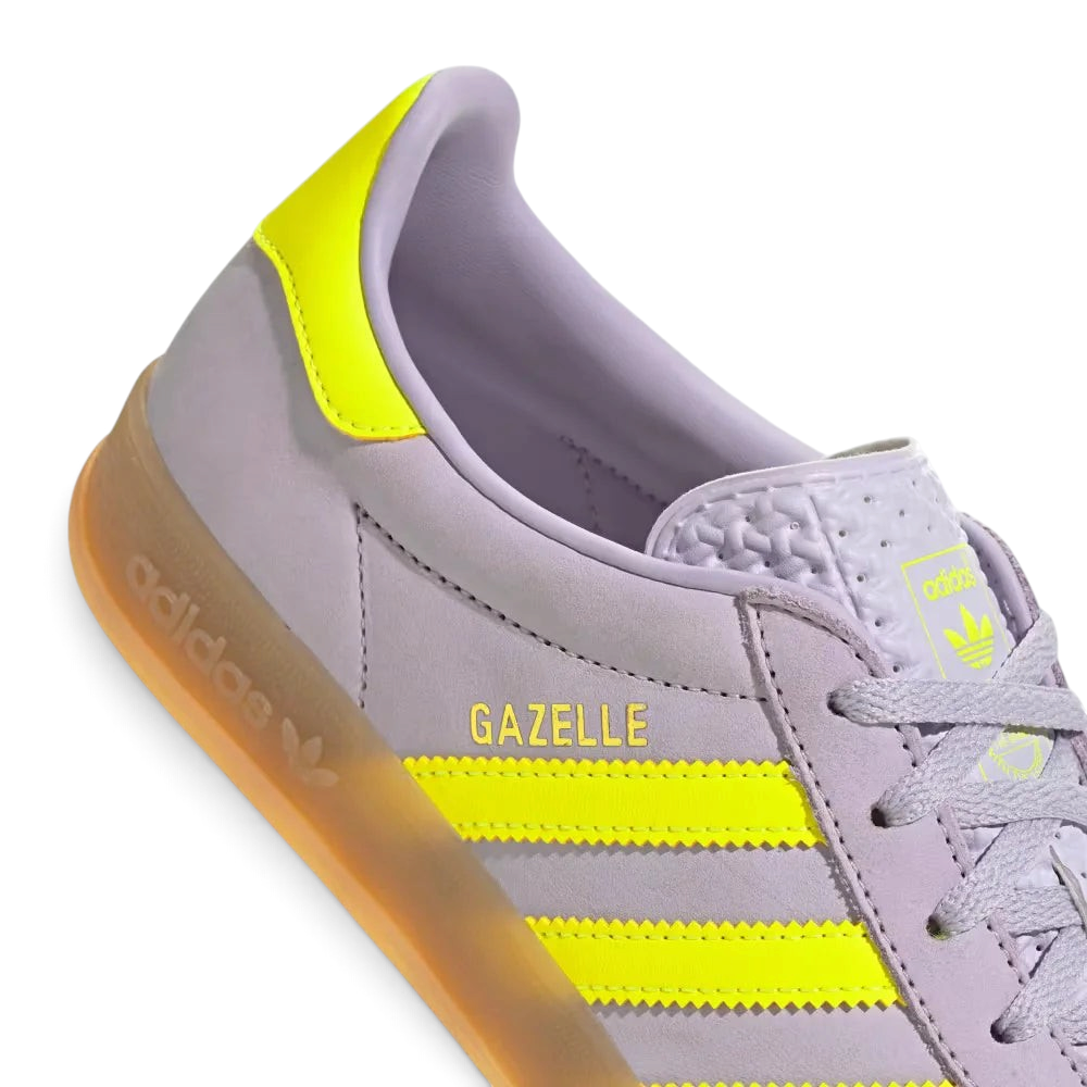 Zoom Looking at the Outsole and Midsole: Highlighting the ridged texture of the gum rubber and the high-quality textile lining at the collar.