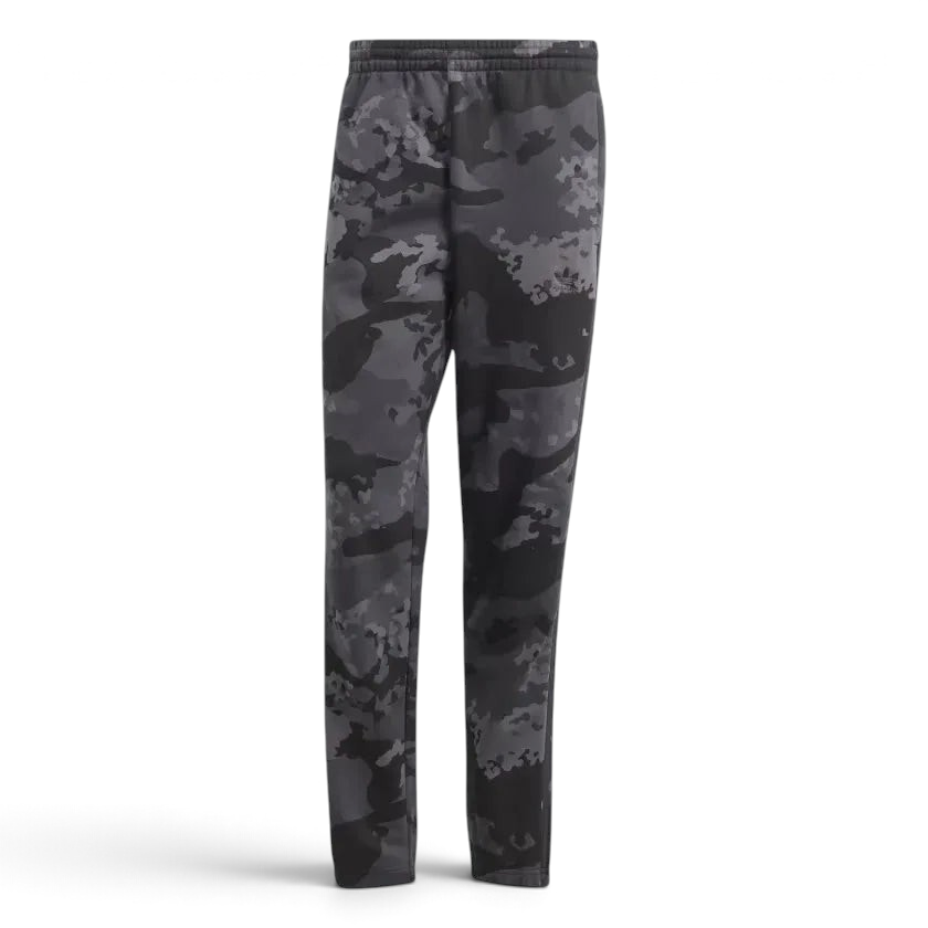 Front view showing the waistband and camo design