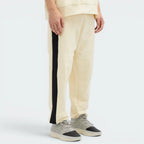 Highlights the high-velocity, clean fall of the slim-fit leg panels and the professional thickness of the 465g heavy cotton material.
