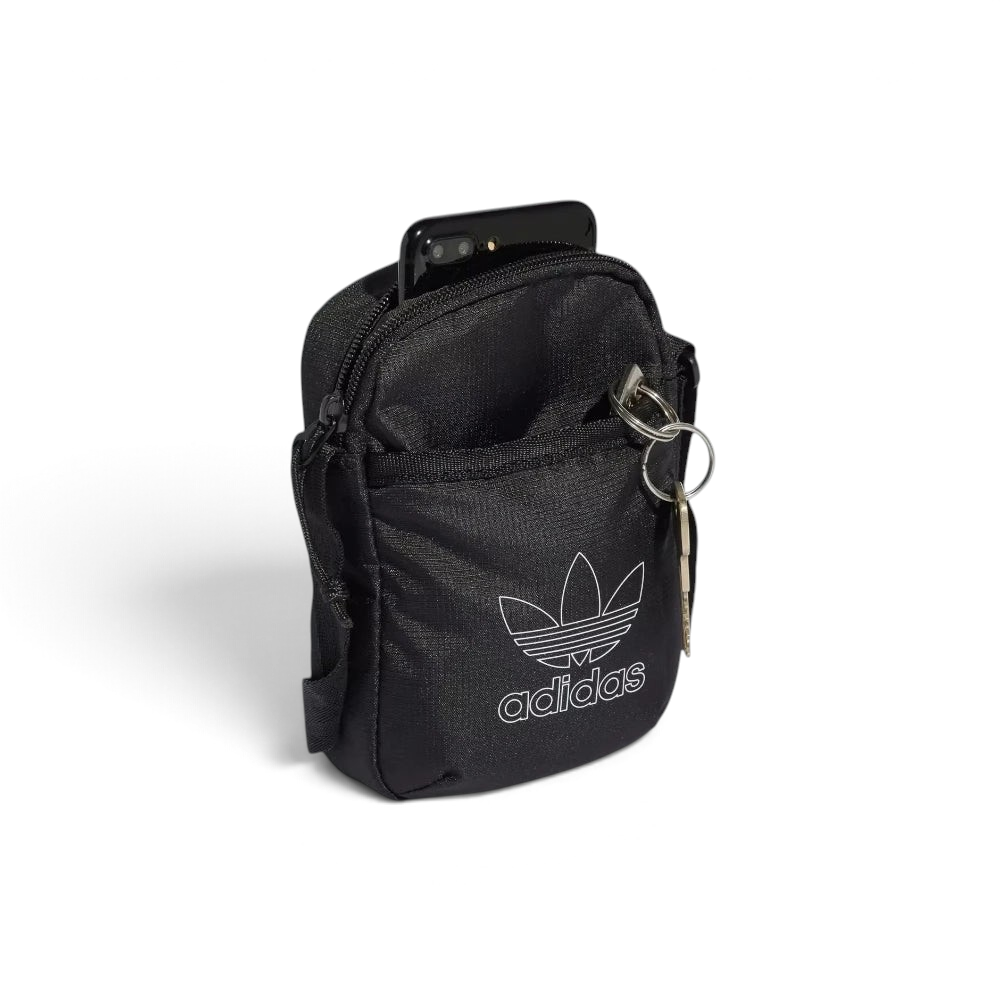 Focuses on the ultra-slim 3.5 cm profile, showing a professional finish built to rest tightly and comfortably against the torso.
