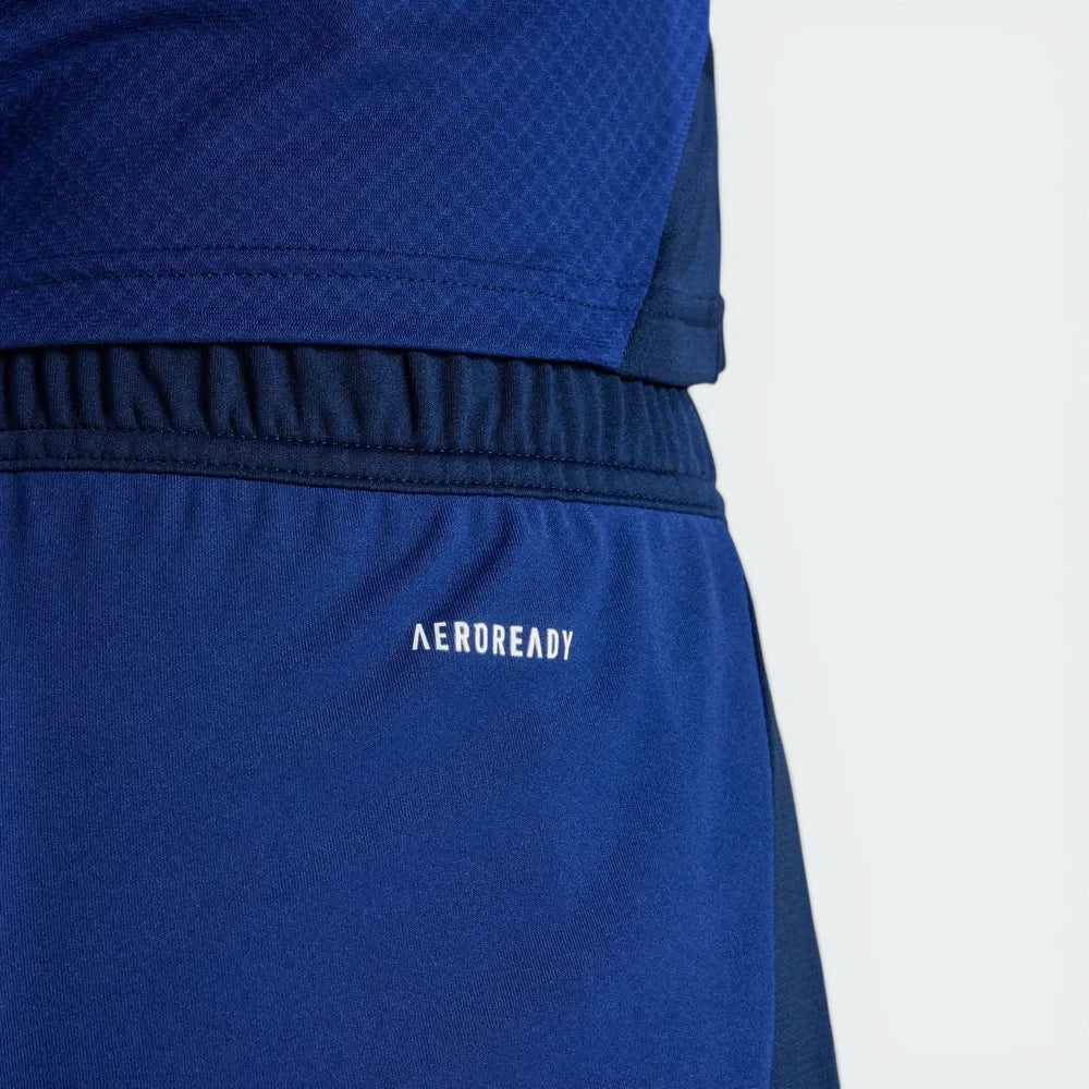 Showing the breathable interlock weave and the official AEROREADY branding.