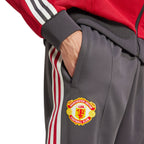 Trade Sports adidas Manchester United track pants in grey piqué fabric with club crest and side stripe detail