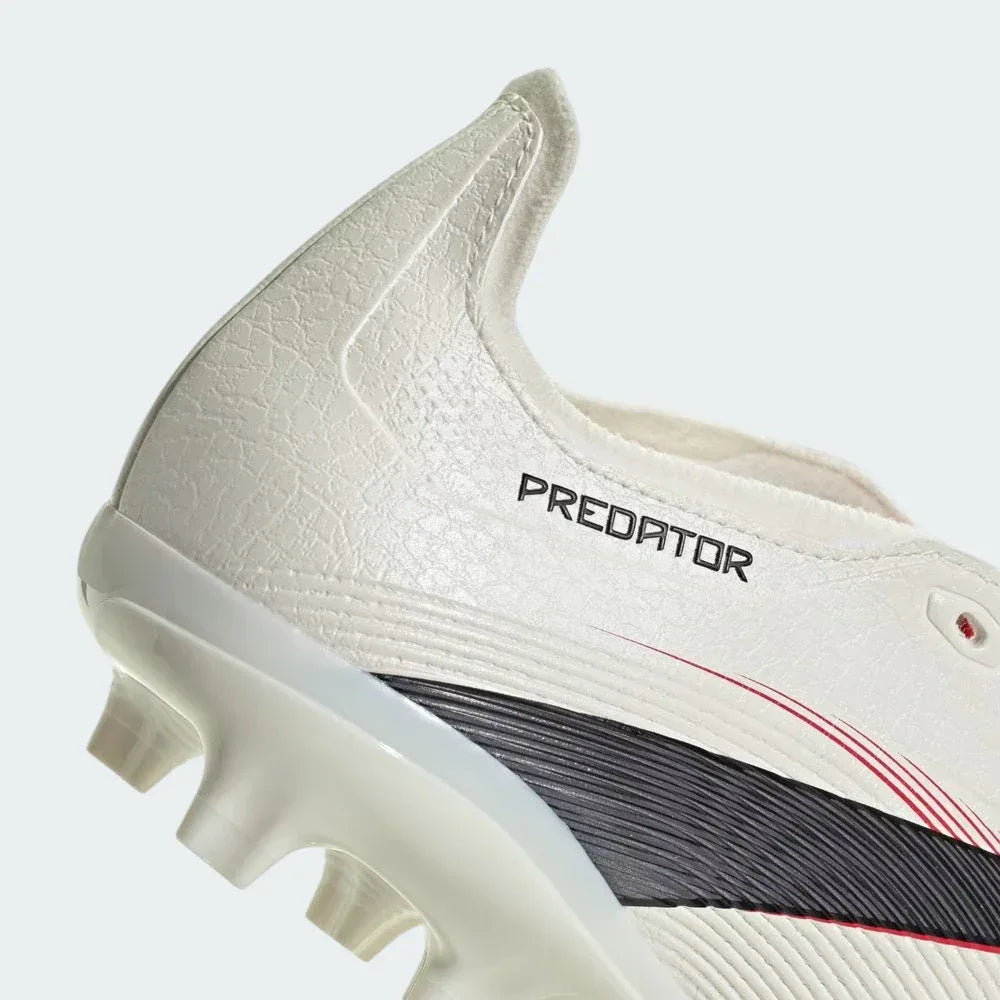 Detailed zoom on the Controlframe 2.0 plate and the recycled material texture, highlighting the premium German-engineered construction.