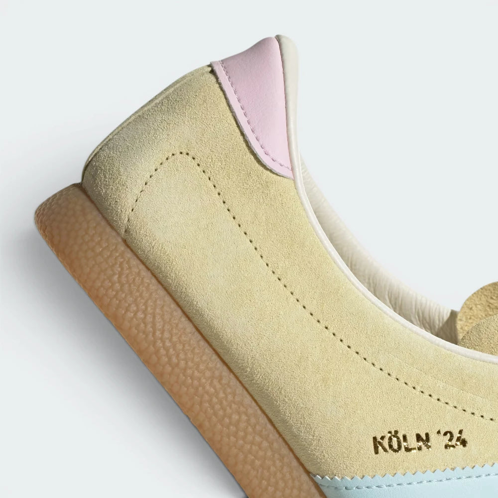 Highlights the "unreal" textured finish of the vintage gum rubber wall and its stable, robust bonding to the suede upper.