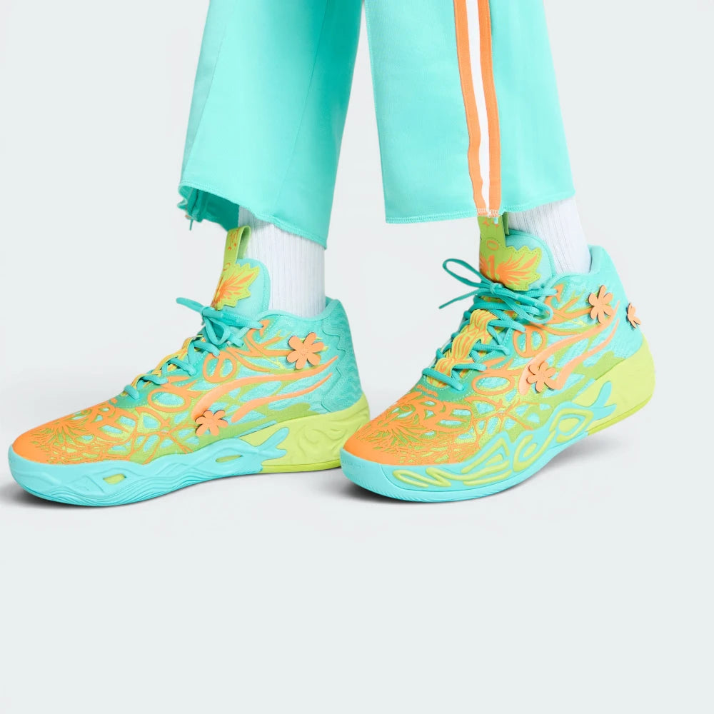 Details the high-definition mesh weave and the precision of the hidden Melo sayings.