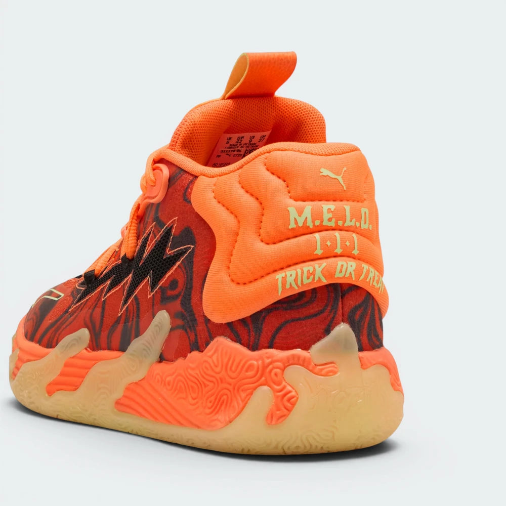 Focuses on the "RARE" pull-tabs and the professional finish of the TPU heel counter.