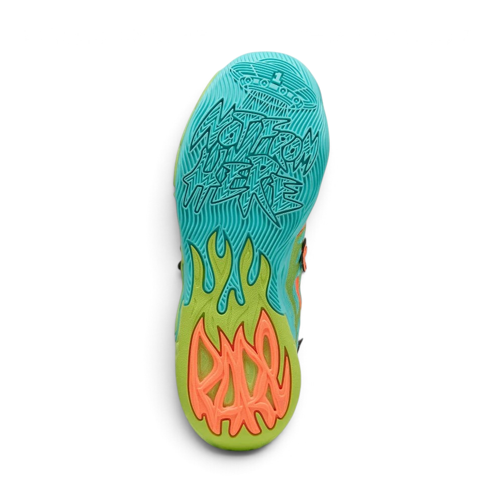 Displays the technical rubber tread designed for unreal on-court multi-surface traction.