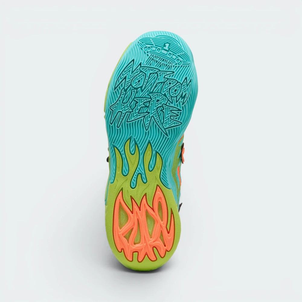 Displays the technical rubber tread designed for unreal on-court multi-surface traction.