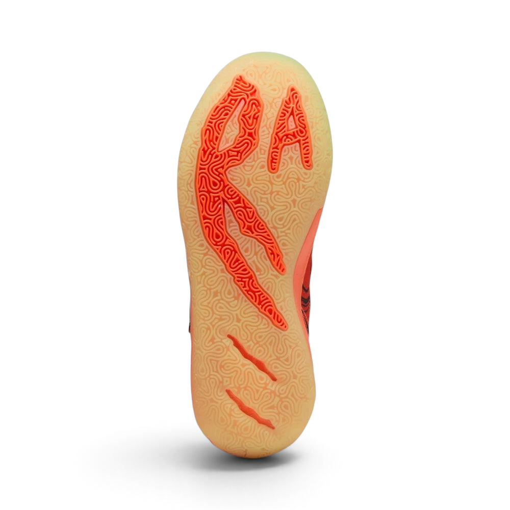 Displays the technical "slime" rubber tread designed for unreal on-court multi-surface traction.