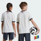 Focuses on the clean "Off White" finish and the professional stitching of the 100% recycled polyester.