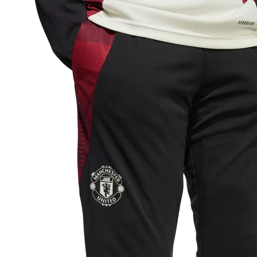 Zoom looking at the side zip pockets and hardware, highlighting the precision stitching and durable zip construction.