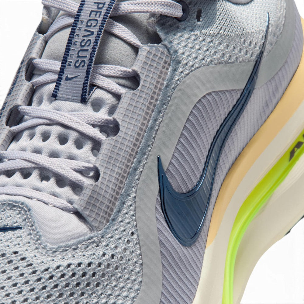 Focusing on the Breathable Circular Knit Forefoot Toe Box, Targeted Airflow Weave, and Reinforced Eyelet Ribs, demonstrating the lightweight ventilation boundaries, structural containment, and refined finish as the stylish final detail.