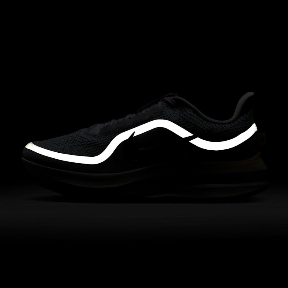 Night time reflectivity makes these trainers ideal for the road and pavement. 