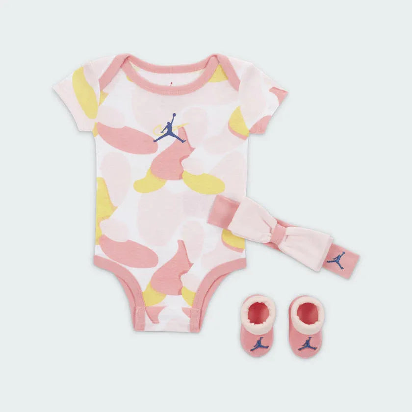 tradesports.co.uk Nike Baby Suit 3 Piece NN00574 A7L Main image
