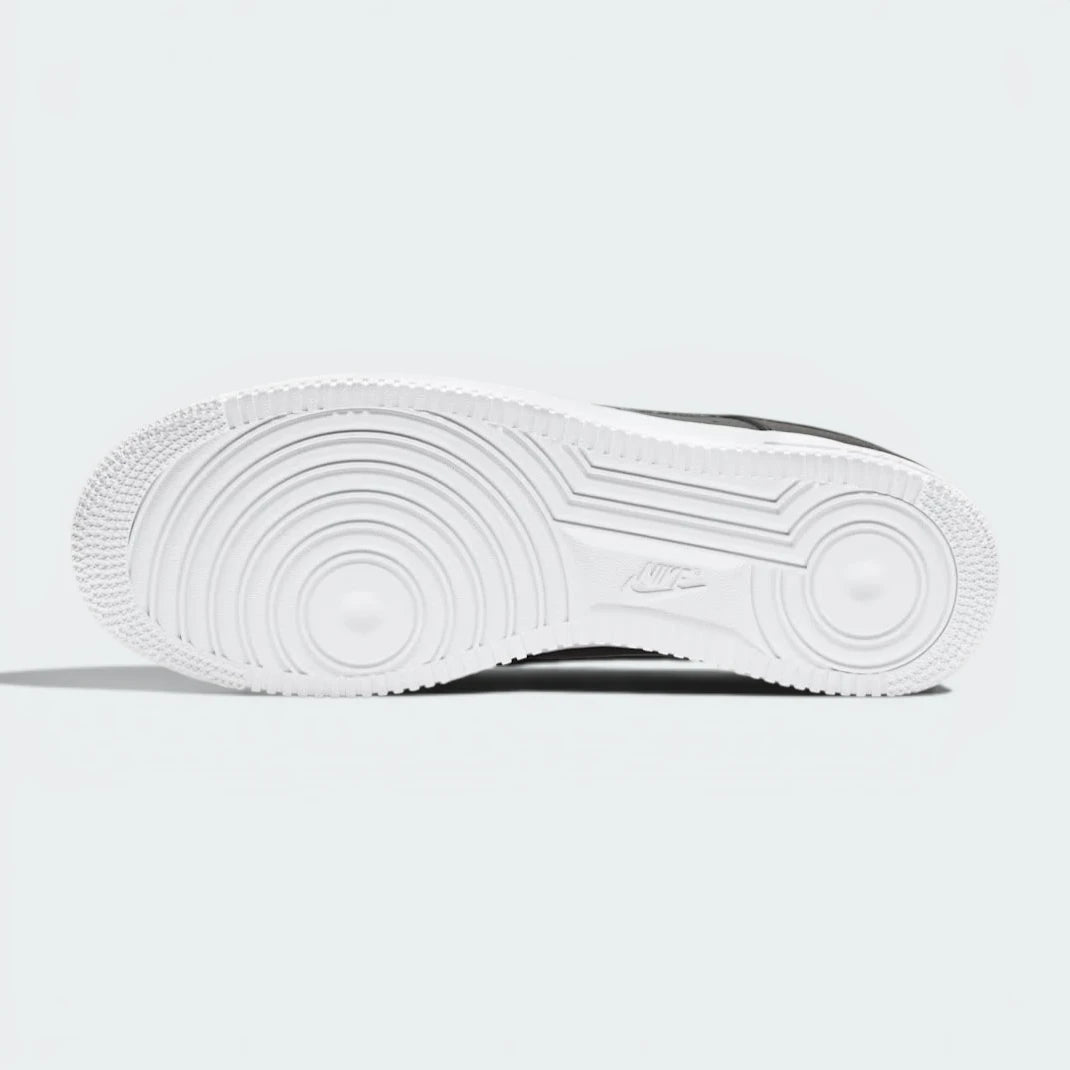 Displays the legendary pivot-point rubber tread designed for unreal traction and durability.
