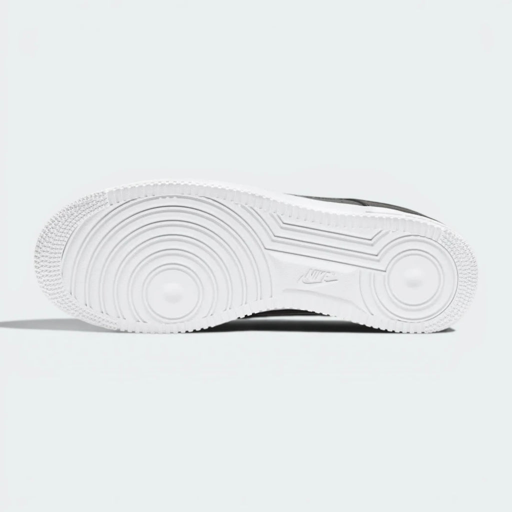 Displays the legendary pivot-point rubber tread designed for unreal traction and durability.