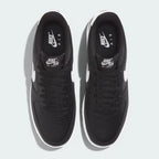 Focuses on the "locked-in" lacing system and the professional finish of the perforated toe box.