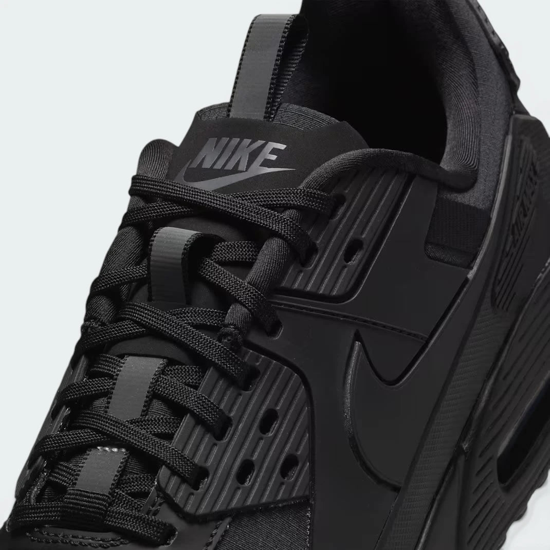 Details the high-definition mix of rubber and leather overlays near the eyelets.
