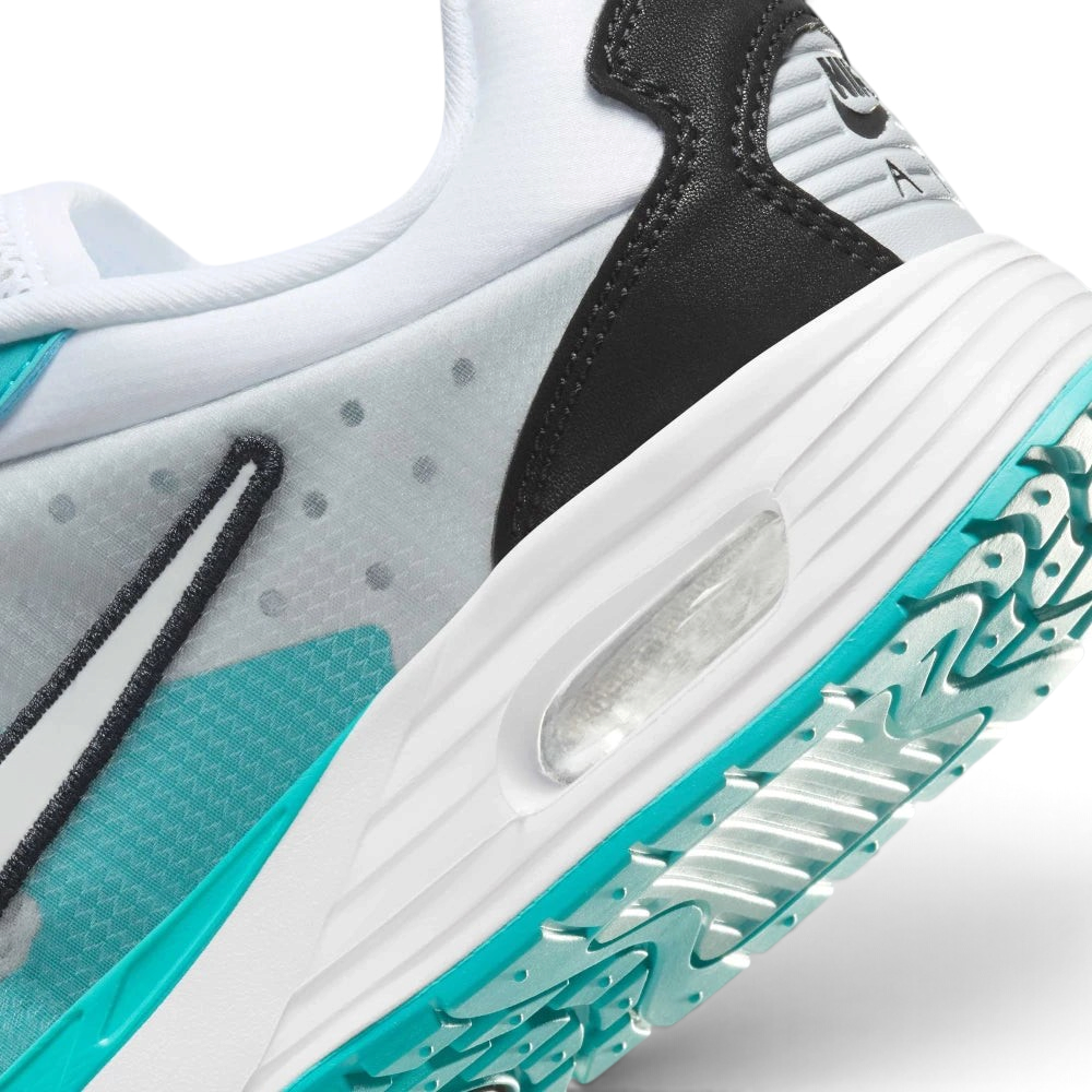 Highlights the "unreal" clean finish where the high-stability rubber outsole compound securely bonds to the plush foam cushioning carrier.