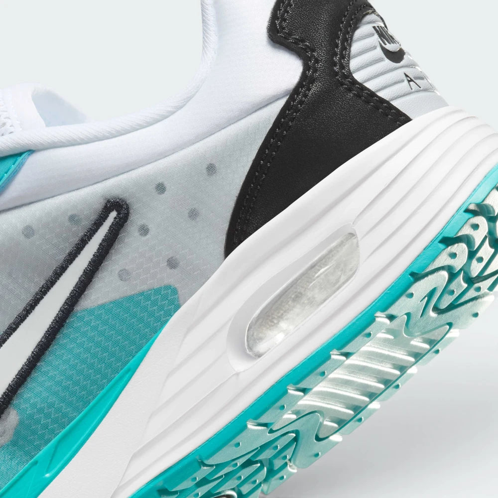 Highlights the "unreal" clean finish where the high-stability rubber outsole compound securely bonds to the plush foam cushioning carrier.