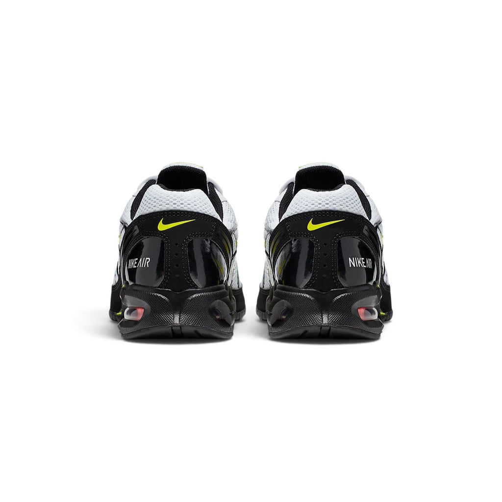 Rear-facing perspective focusing on the structured heel counter, reflective pull loops, and the translucent window of the Max Air heel unit.