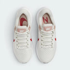 Focuses on the "locked-in" lacing system and the professional grain of the engineered mesh upper.