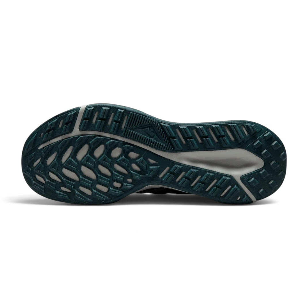 Displays the technical tapered lugs and the "unreal" speckle finish of the Nike Grind material.