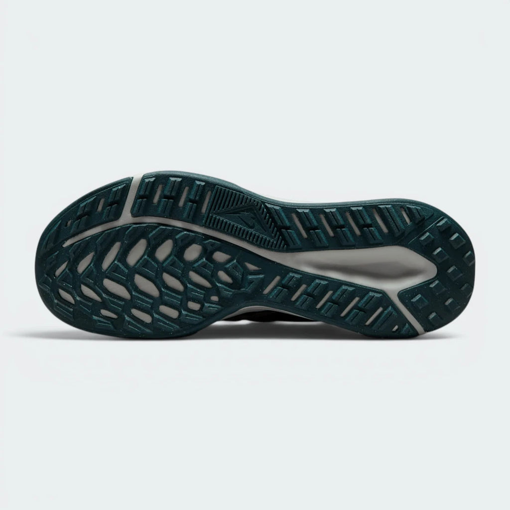 Displays the technical tapered lugs and the "unreal" speckle finish of the Nike Grind material.