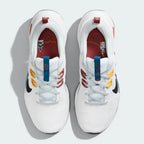 Focuses on the "locked-in" lacing system and the high-quality synthetic overlays on the toe.