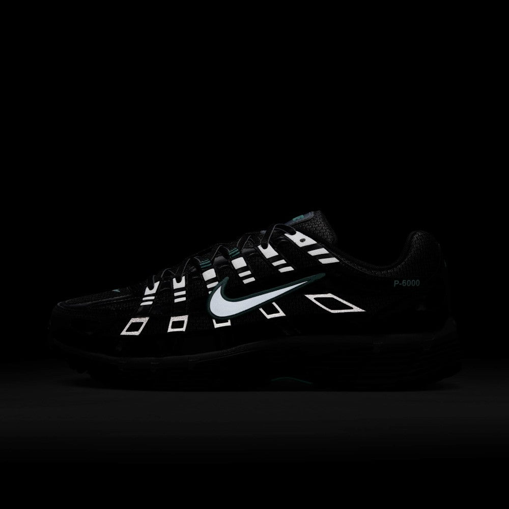 The shoes are reflective making them ideal for use all times of the day and night. 