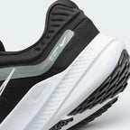 Highlights the "unreal" clean finish of the foam tooling and its stable, robust bonding to the lower rubber traction plates.