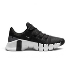 Side Profile Image: The Black Free Metcon 5, highlighting the technical mesh upper and the transition from the flexible forefoot to the stable Anthracite heel.