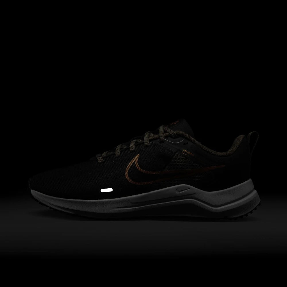 Reflective pattern on the downshifter shoes