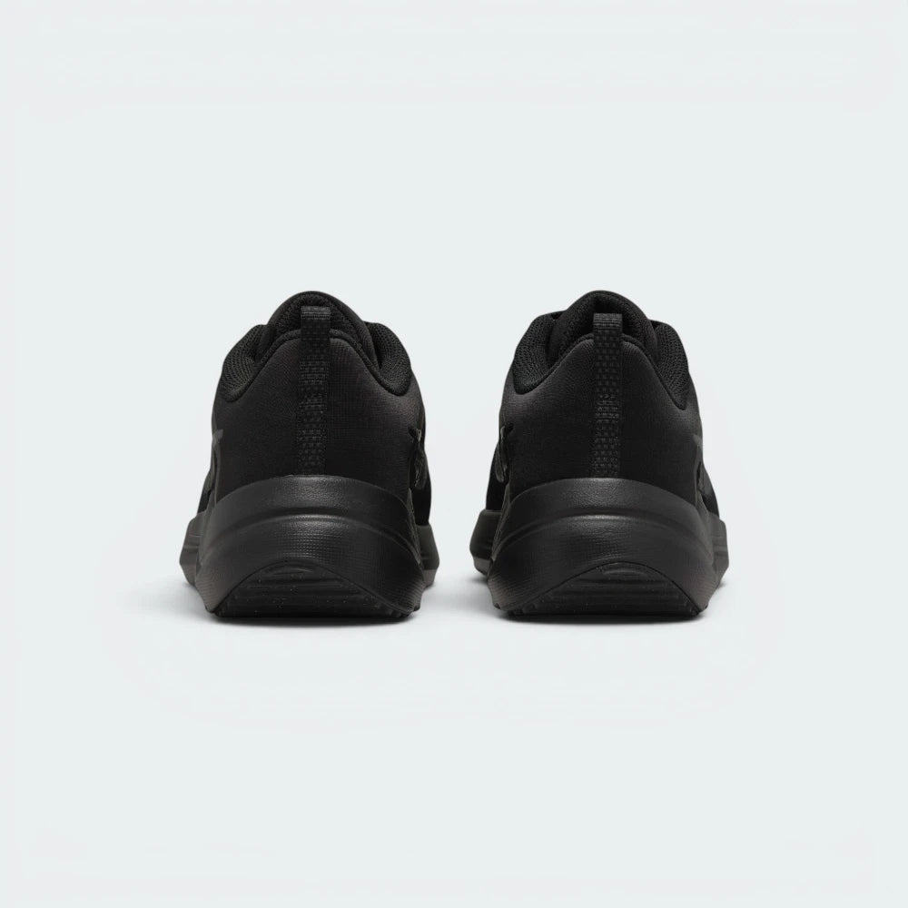 Focuses on the increased foam midsole height and the professional finish of the heel counter.