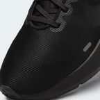 Details the high-definition mesh zones and the precision of the eyelet skins.