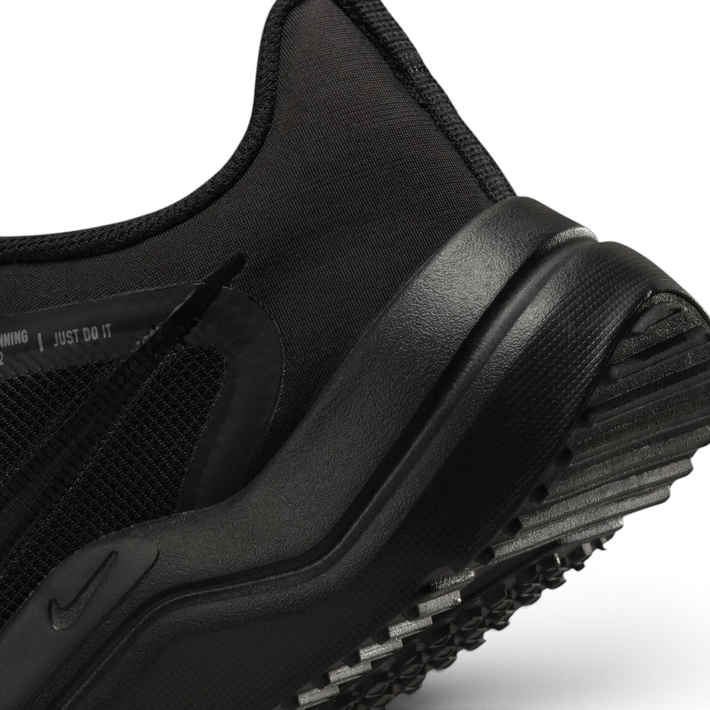 Highlights the "unreal" finish of the super-soft foam and the stable rubber construction.