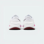 Focuses on the tough, moulded heel wrap designed for a stable and supportive, pro-level lockdown.