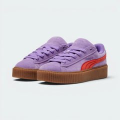 Emphasising the locked-in regular fit and the professional "Lavender" colour depth.